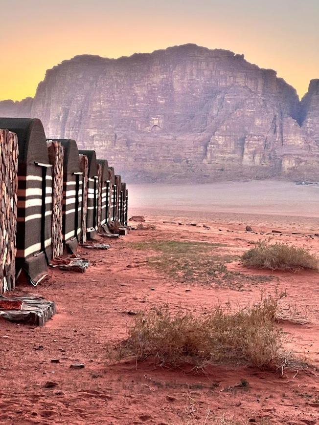 Wadi Rum Time Camp Екстер'єр фото